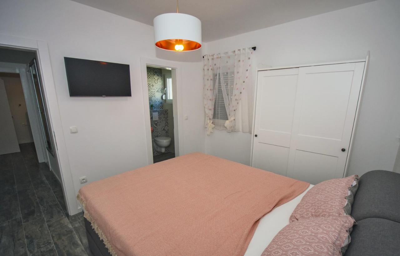 Deluxe 2 Bedroom Apartment With Sea View Baška Voda Zewnętrze zdjęcie