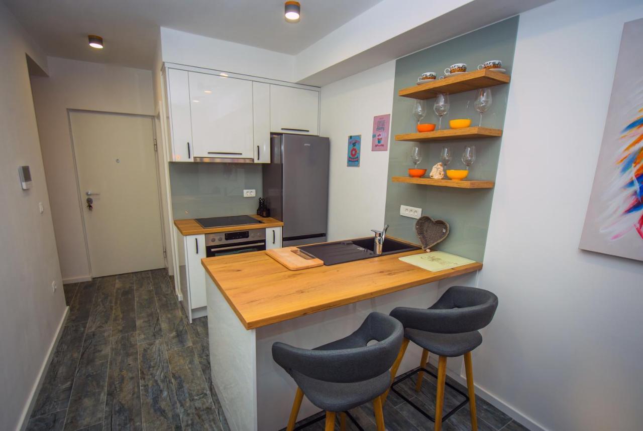 Deluxe 2 Bedroom Apartment With Sea View Baška Voda Zewnętrze zdjęcie